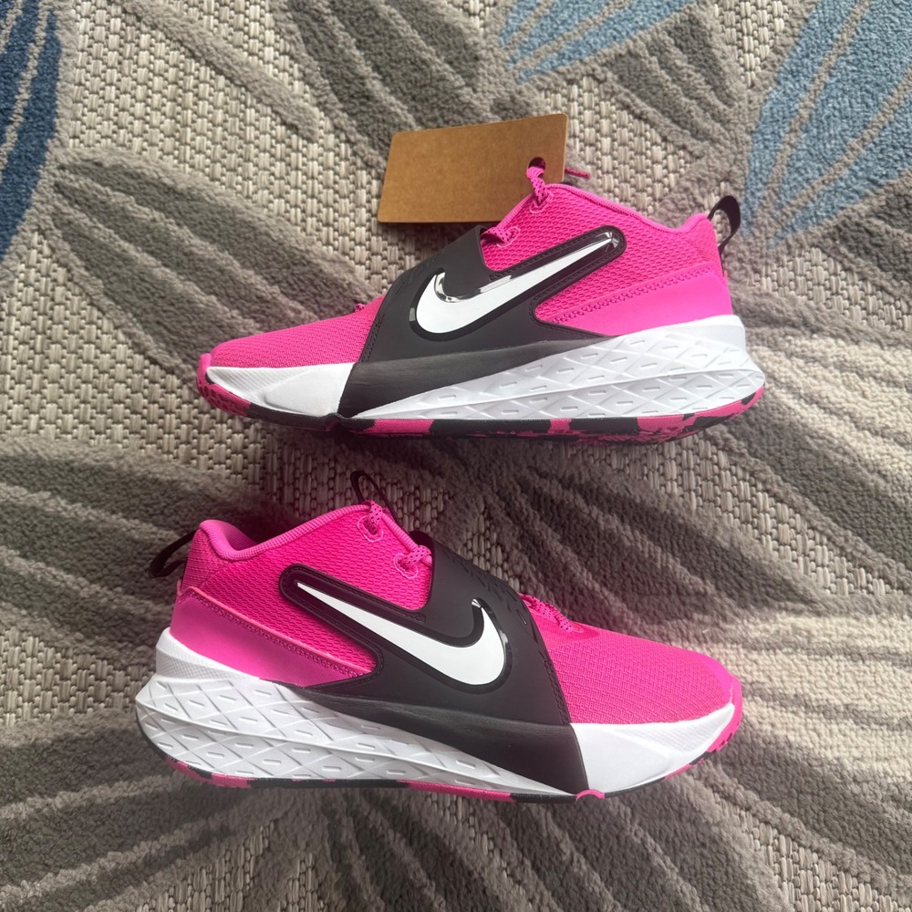 Nike Team Hustle D 12 Youth Basketball Sneakers Size 5.5Y Pink Black White